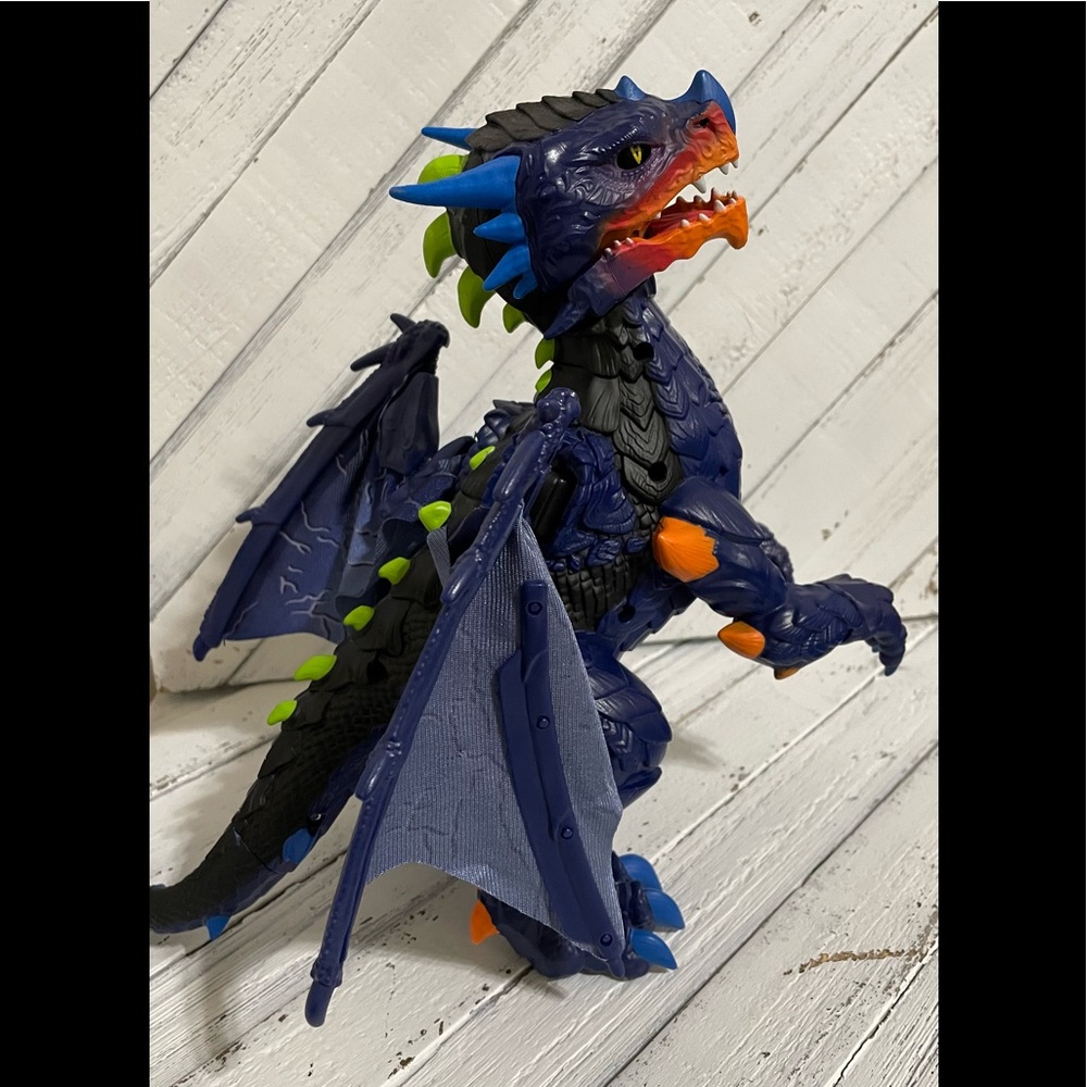 Wow Wee Untamed Legends Vulcan Blue dragon toy